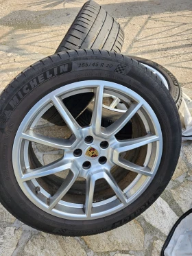        265/40R20  Porsche Macan