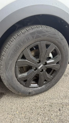 Dacia Jogger 1.6 Hybrid Extrime 145 к.с. , снимка 14