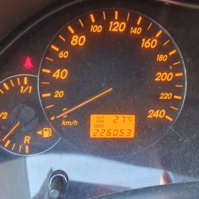 Toyota Avensis Д КАТ, снимка 9