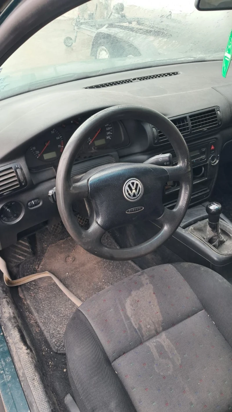 VW Passat 1.6 газ ЦЯЛ ЗА ЧАСТИ, снимка 7 - Автомобили и джипове - 47225662