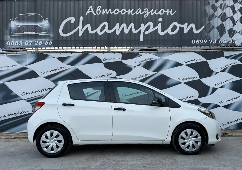 Toyota Yaris 4 цилиндъра, снимка 7 - Автомобили и джипове - 47251855