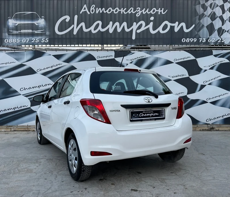 Toyota Yaris 4 цилиндъра, снимка 4 - Автомобили и джипове - 47251855