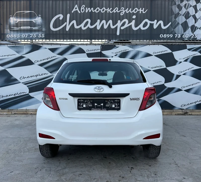 Toyota Yaris 4 цилиндъра, снимка 5 - Автомобили и джипове - 47251855