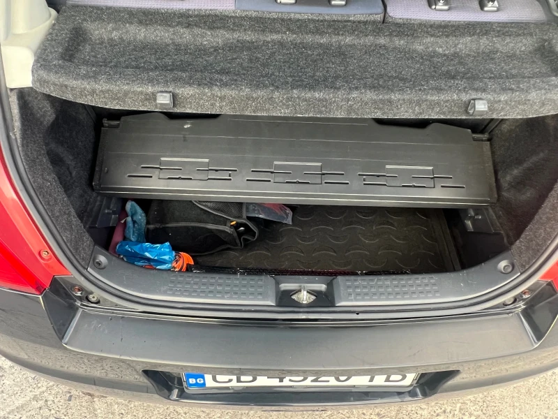 Suzuki Swift, снимка 8 - Автомобили и джипове - 50885960