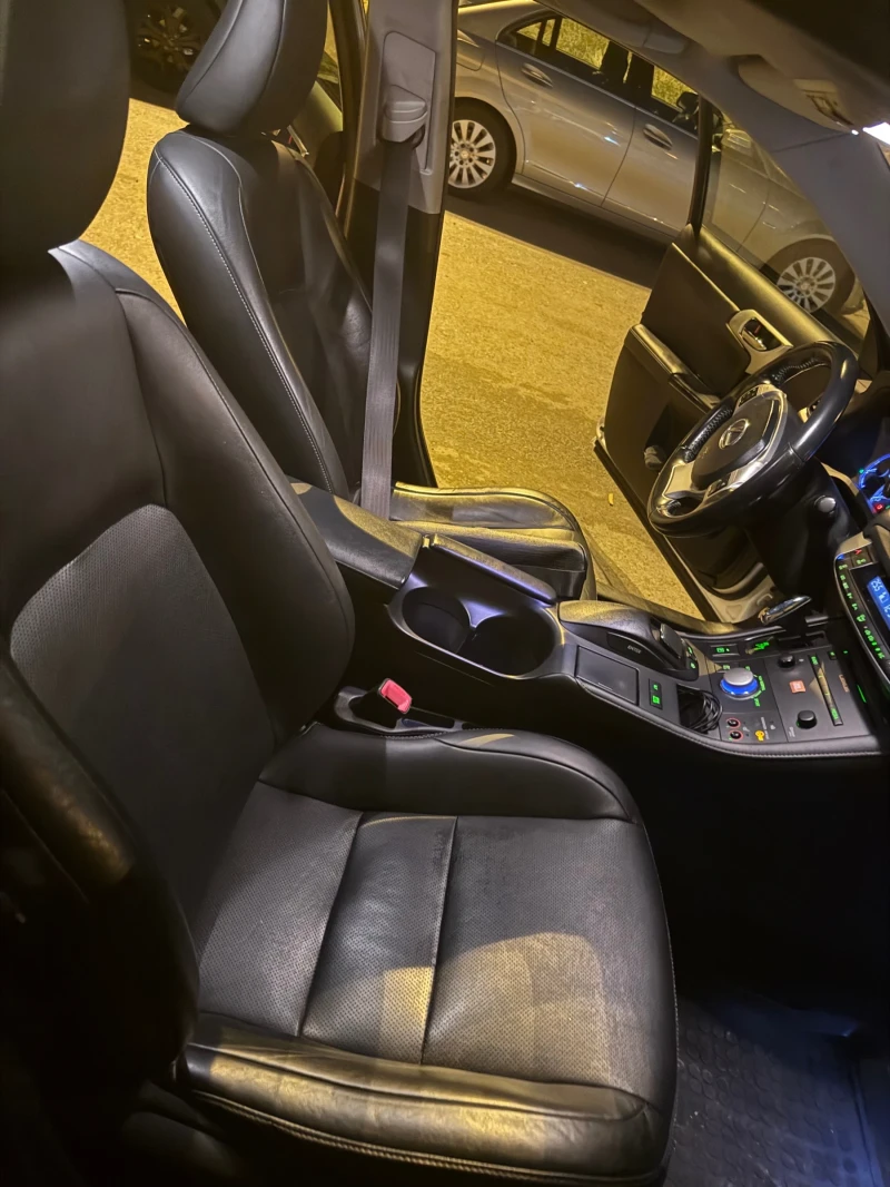 Lexus CT 200h ПРОМОЦИЯ, снимка 12 - Автомобили и джипове - 53168059