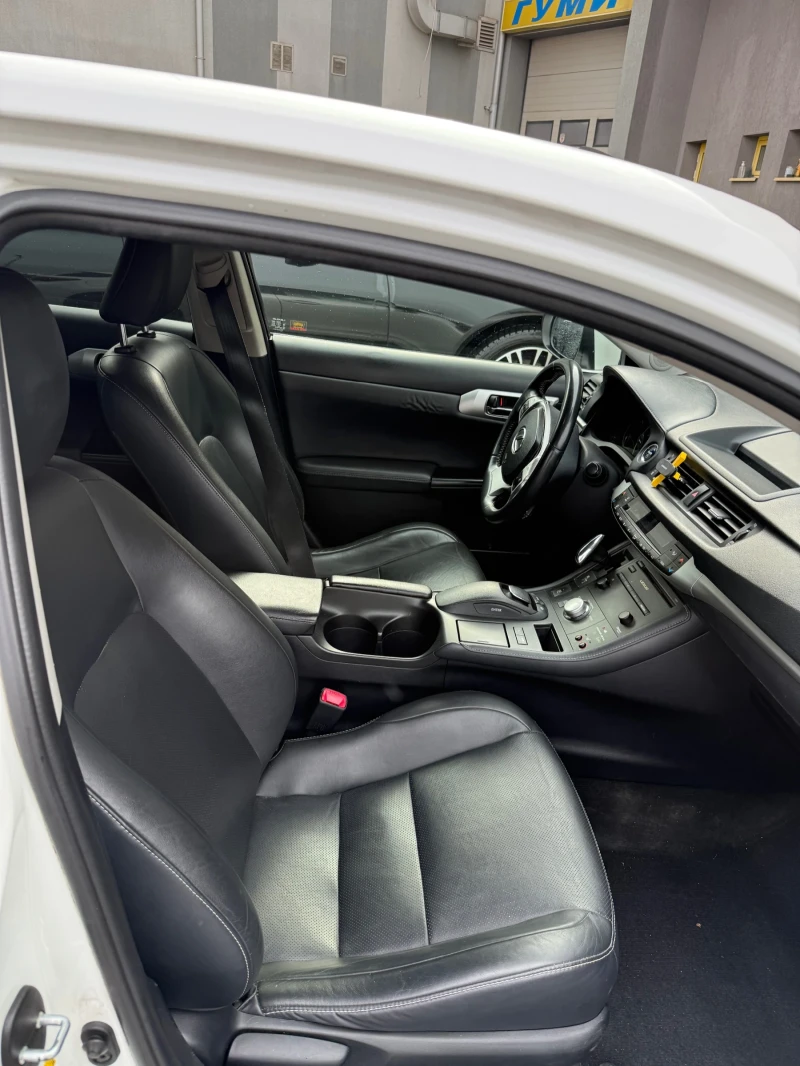 Lexus CT 200h ПРОМОЦИЯ, снимка 9 - Автомобили и джипове - 53168059
