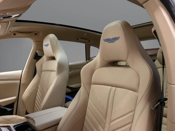 Aston Martin DBX 707 = Panorama = Distronic Гаранция - изображение 7