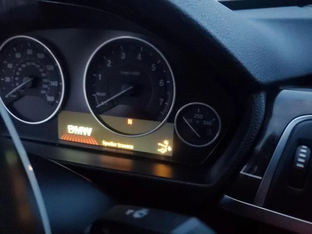 BMW 330 2.0L 4 All wheel drive, снимка 11 - Автомобили и джипове - 53168616