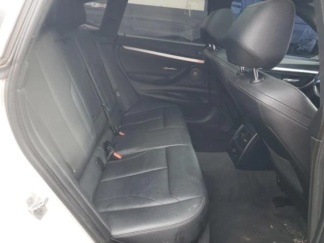 BMW 330 2.0L 4 All wheel drive, снимка 12 - Автомобили и джипове - 53168616