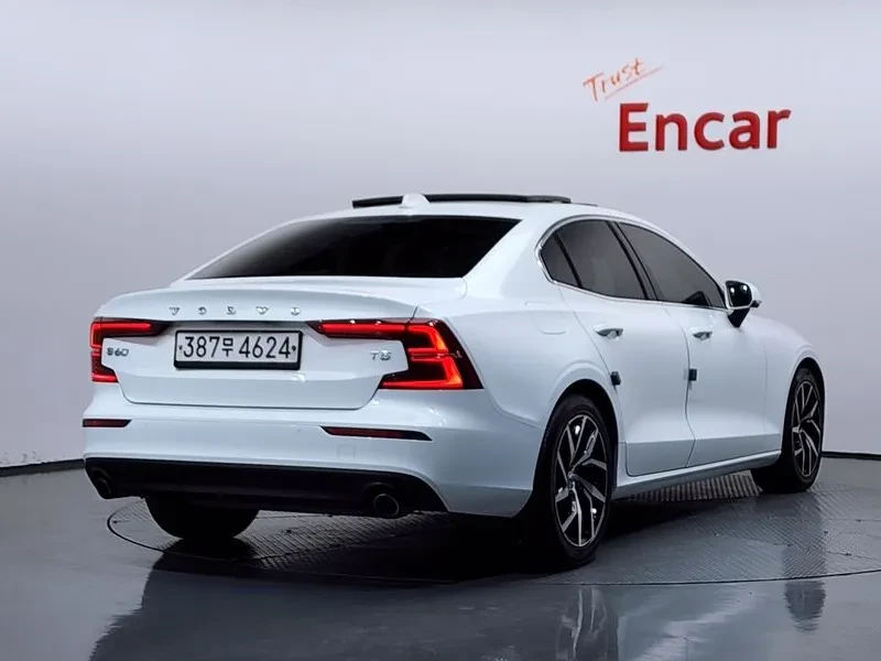 Volvo S60 T5 MOMENTUM, снимка 2 - Автомобили и джипове - 55704297
