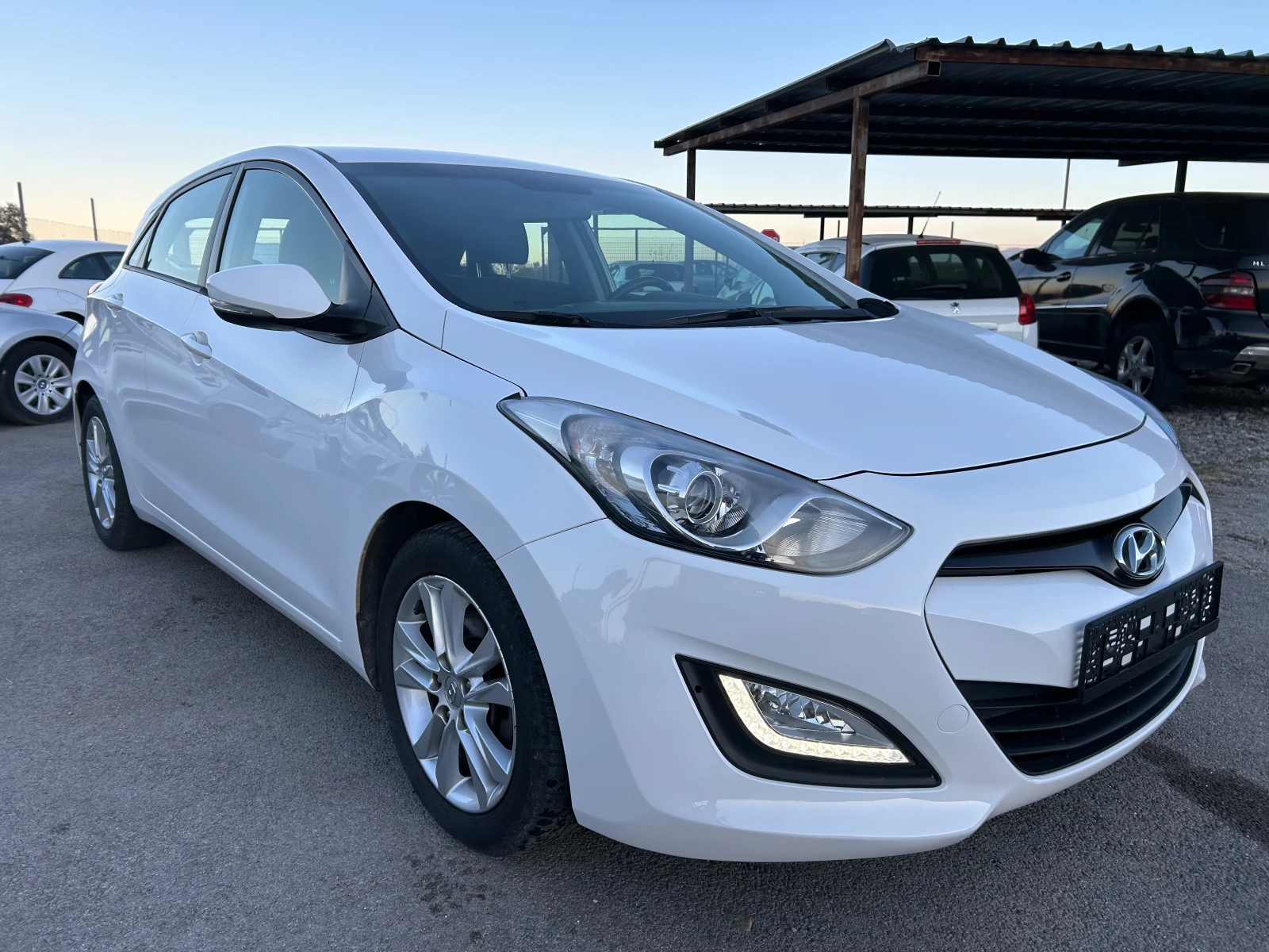 Hyundai I30 1.6 CRDI АВТОМАТИК - изображение 2