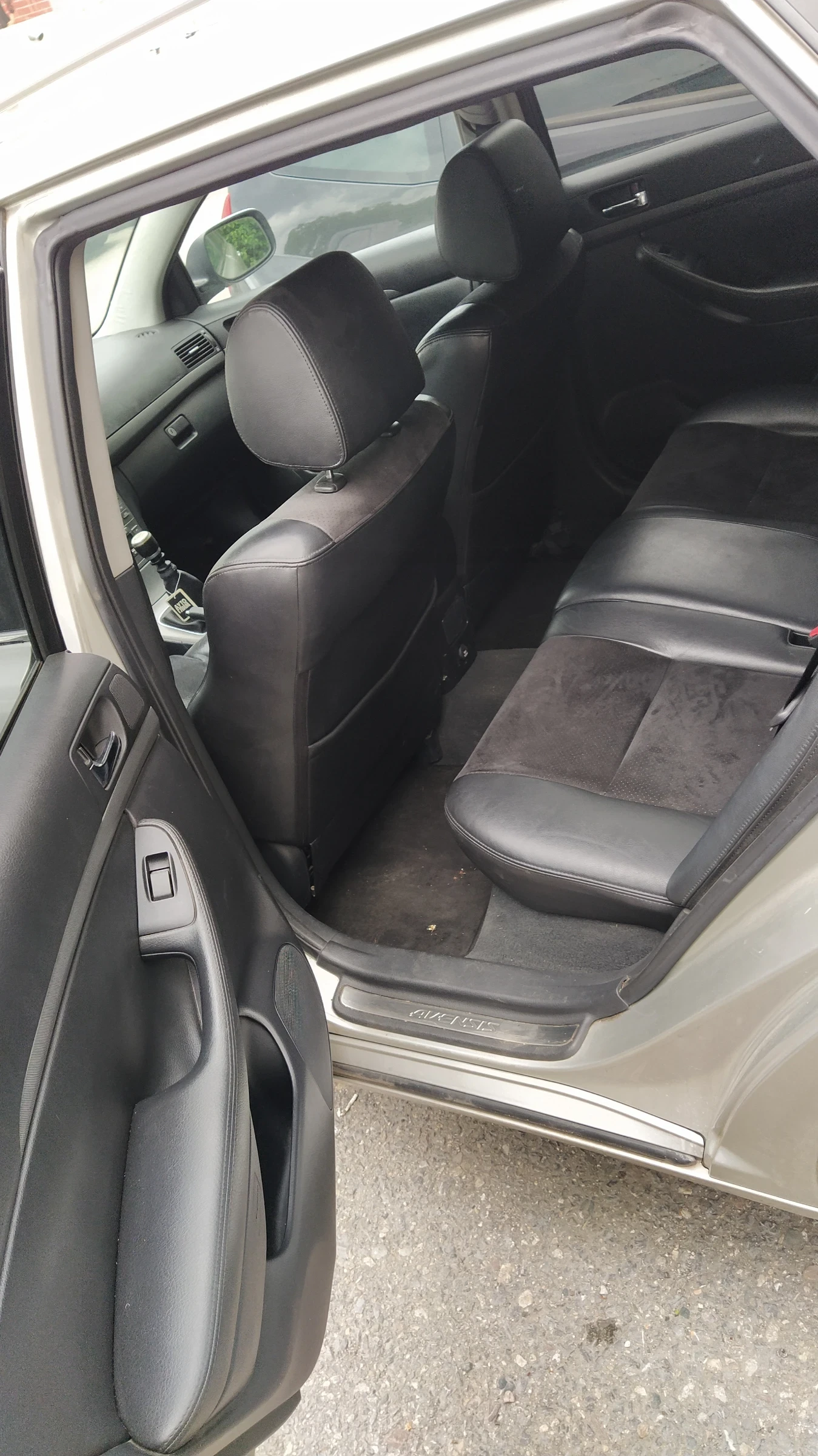 Toyota Avensis  - изображение 2