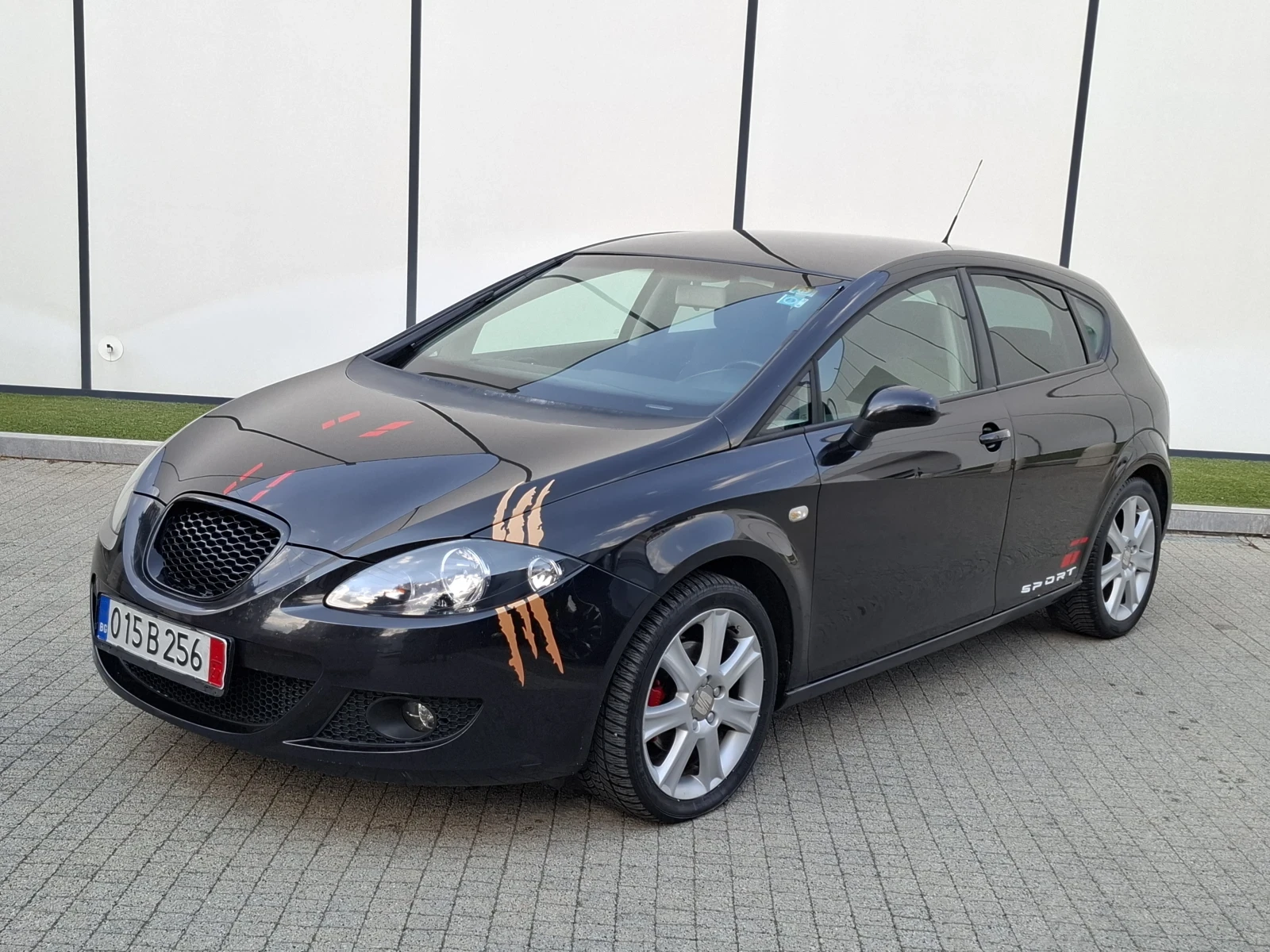 Seat Leon 1.6i* (102кс)* * SPORT* * KLIMATRONIK* * НОВ ВНОС* - изображение 4