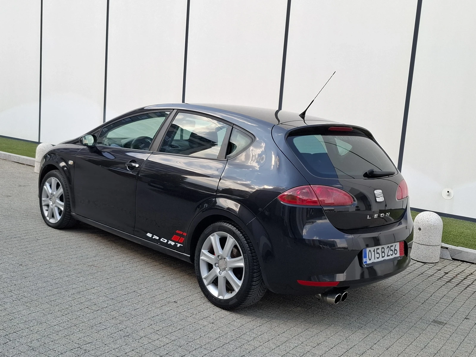 Seat Leon 1.6i* (102кс)* * SPORT* * KLIMATRONIK* * НОВ ВНОС* - изображение 5