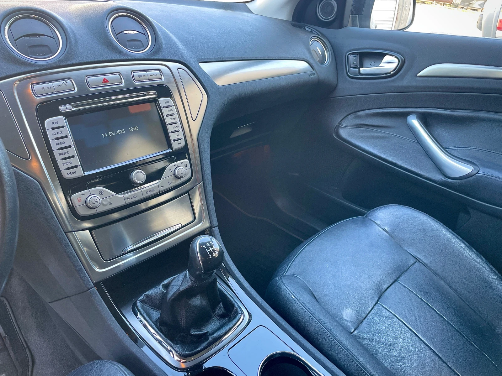 Ford Mondeo Mk4 / 2.0i / Titanium / Converse + , снимка 11 - Автомобили и джипове - 53837099