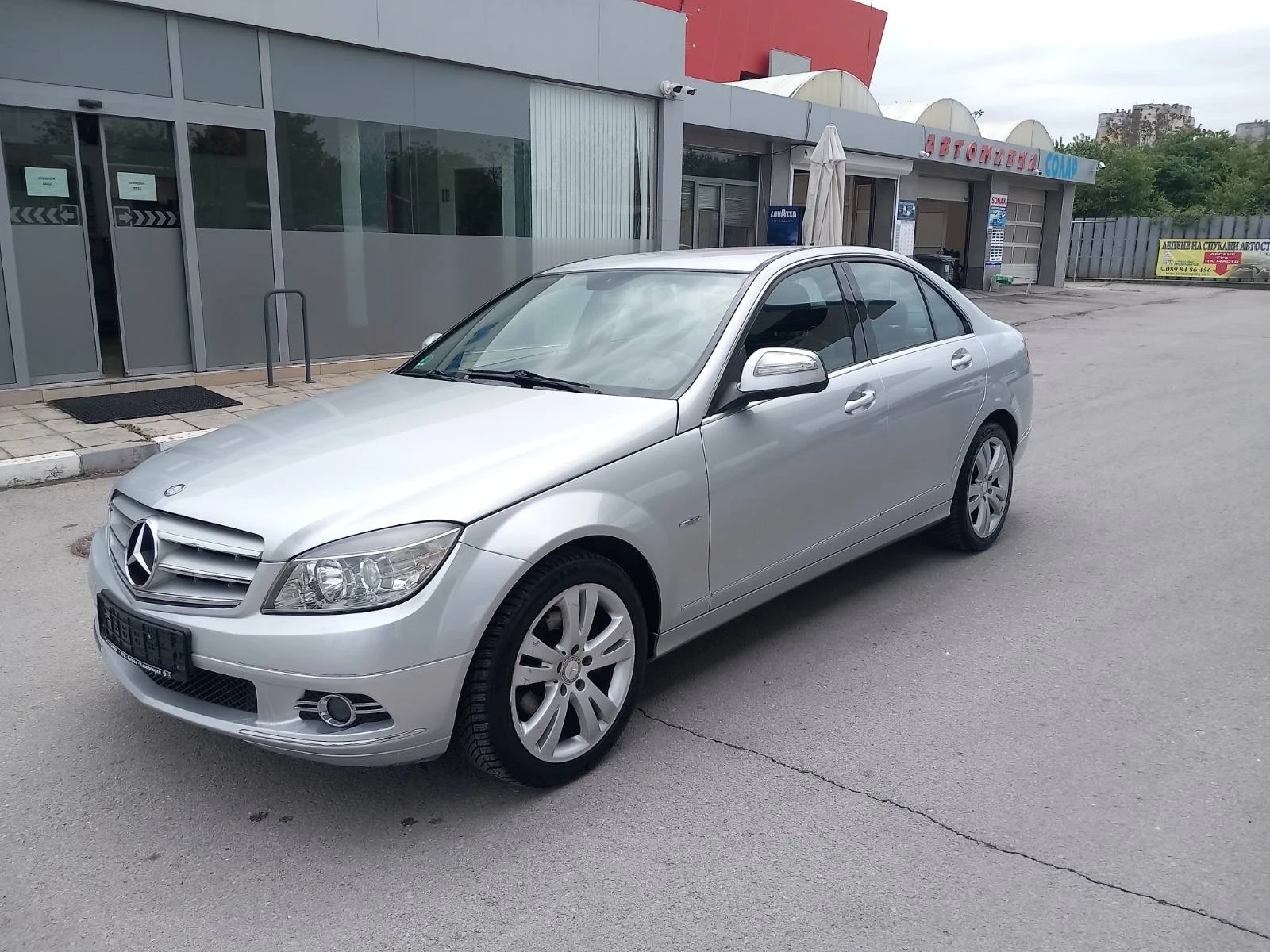 Mercedes-Benz C 220, снимка 4 - Автомобили и джипове - 54477347