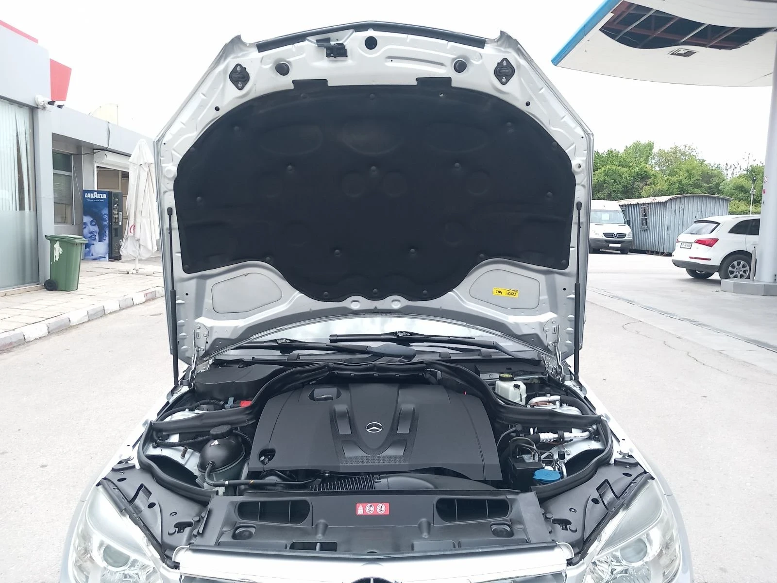 Mercedes-Benz C 220, снимка 14 - Автомобили и джипове - 54477347