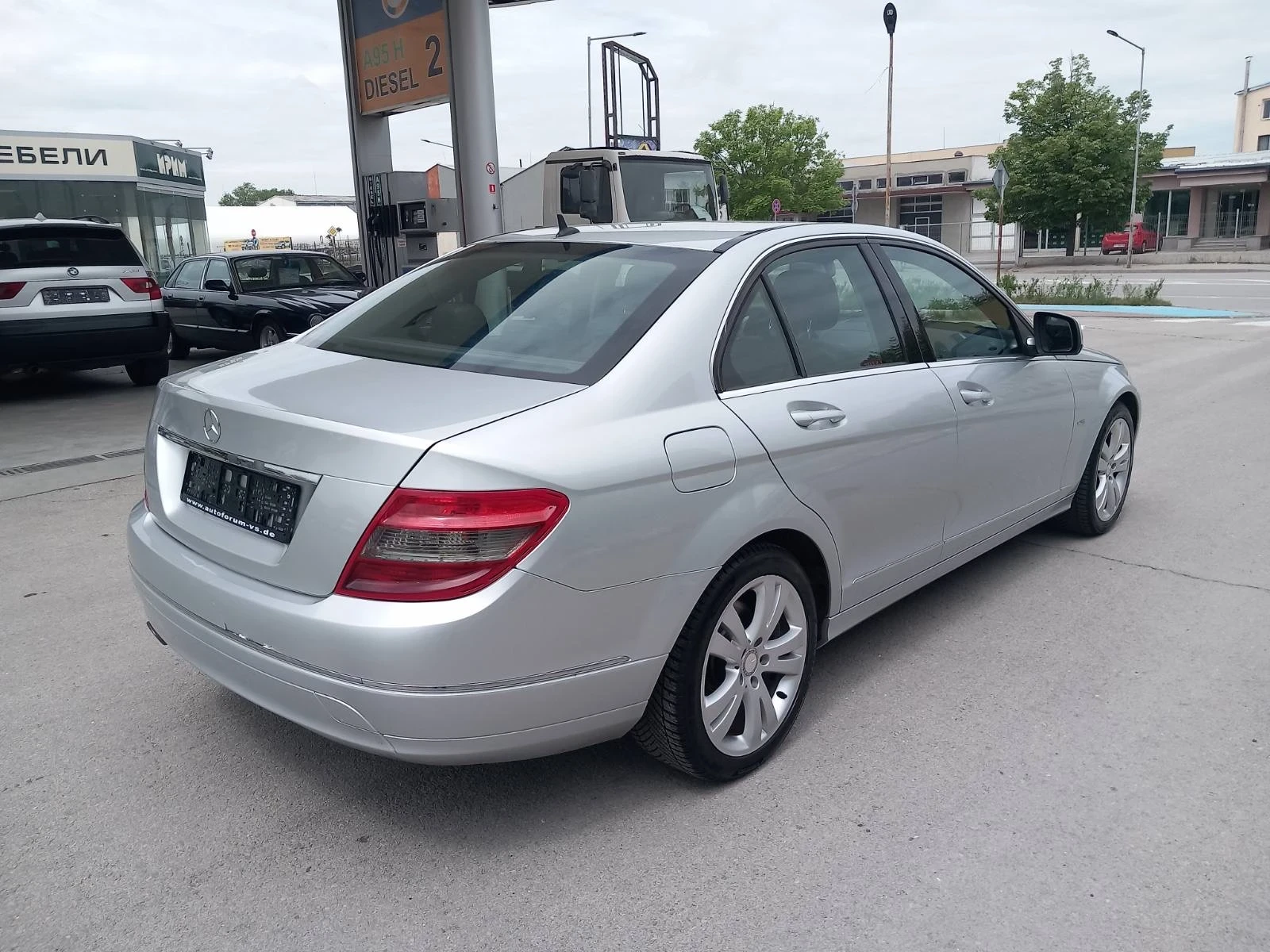Mercedes-Benz C 220, снимка 3 - Автомобили и джипове - 54477347