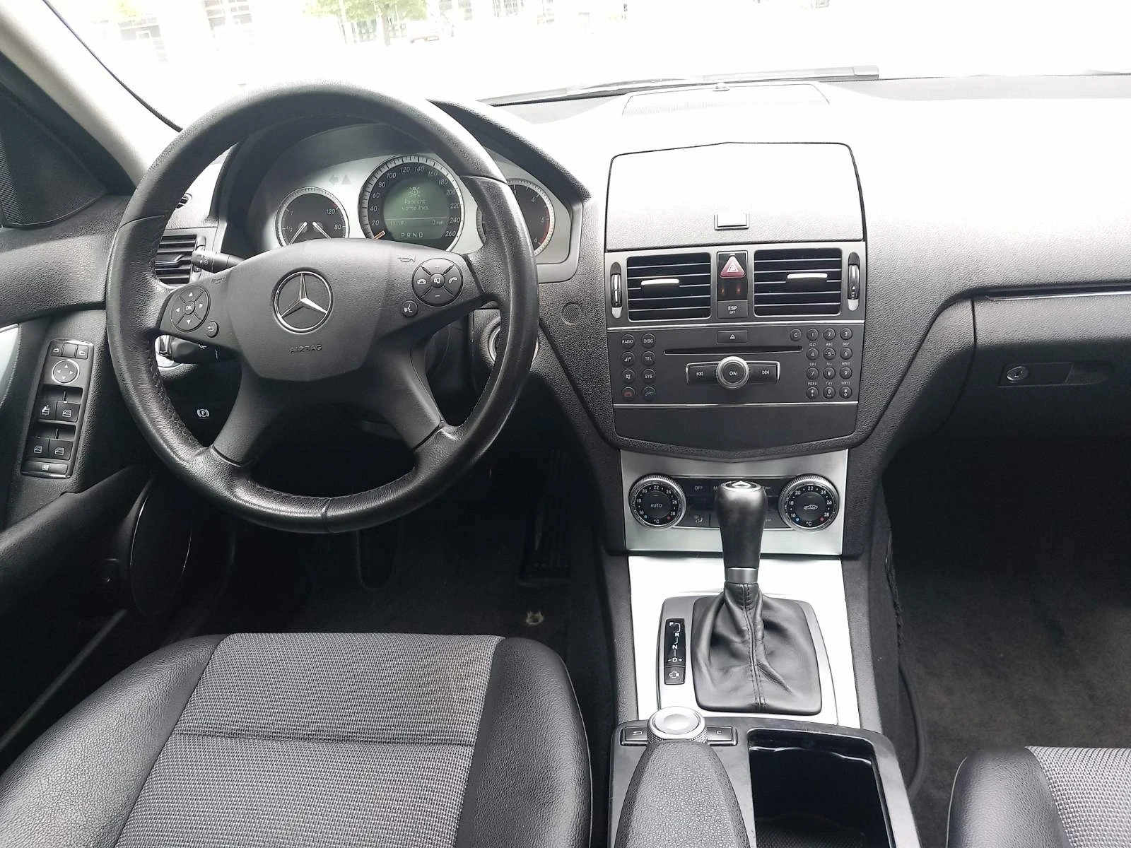 Mercedes-Benz C 220, снимка 7 - Автомобили и джипове - 54477347