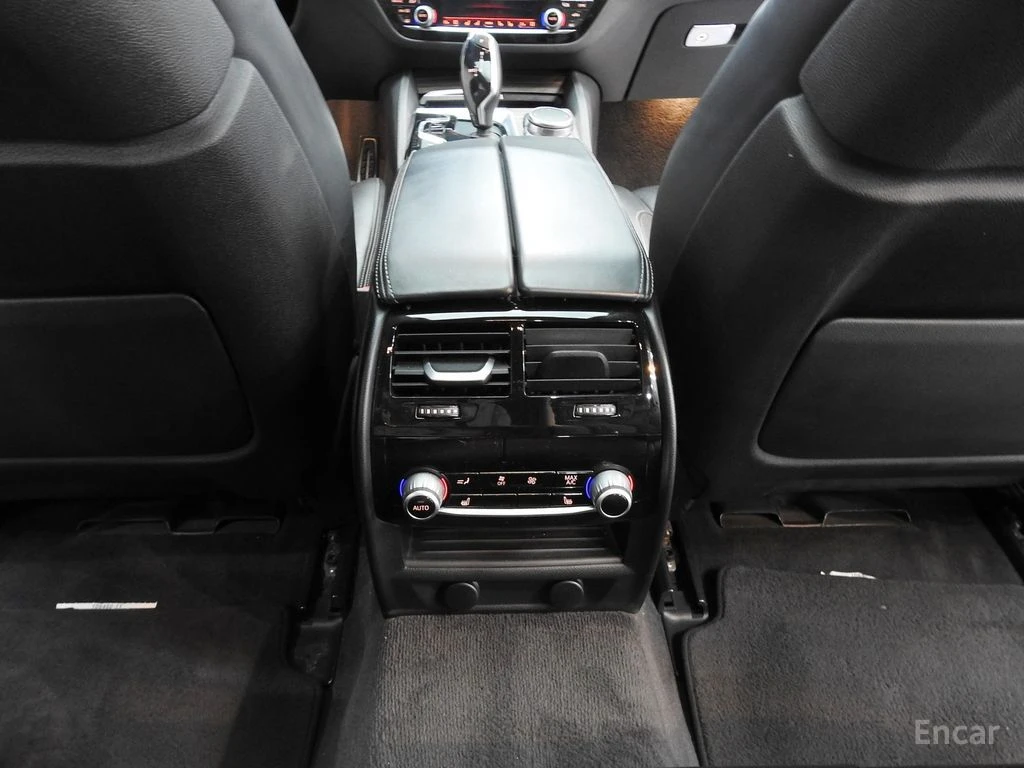BMW 530 i M Sport Plus* 360 CAM* HEAD-UP* ПОДГРЕВ* ОБДУХ* , снимка 16 - Автомобили и джипове - 54761770