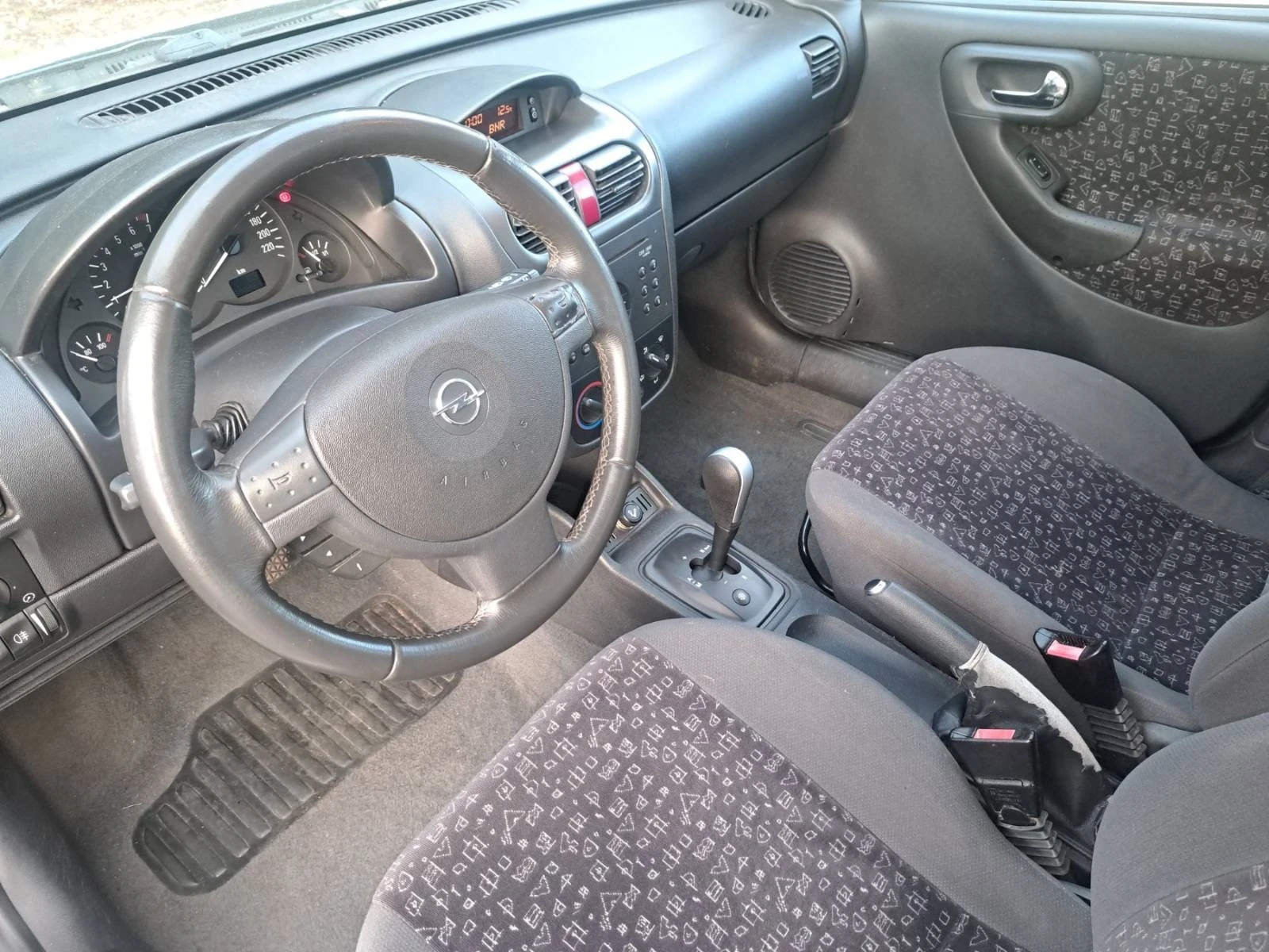 Opel Corsa 1.2 i, снимка 5 - Автомобили и джипове - 54938086