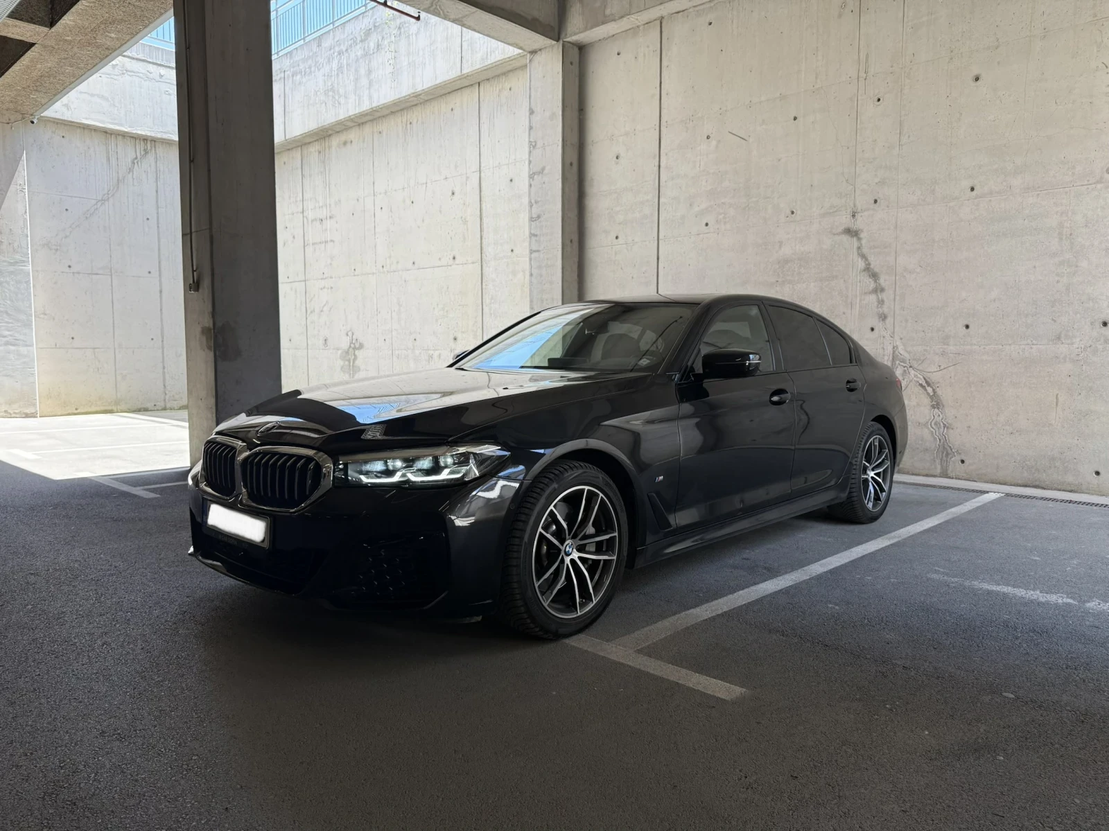 BMW 530 BMW 530I x Drive/ЛИЗИНГ/СЕРВИЗНА ИСТОРИЯ/Mcar Sofi