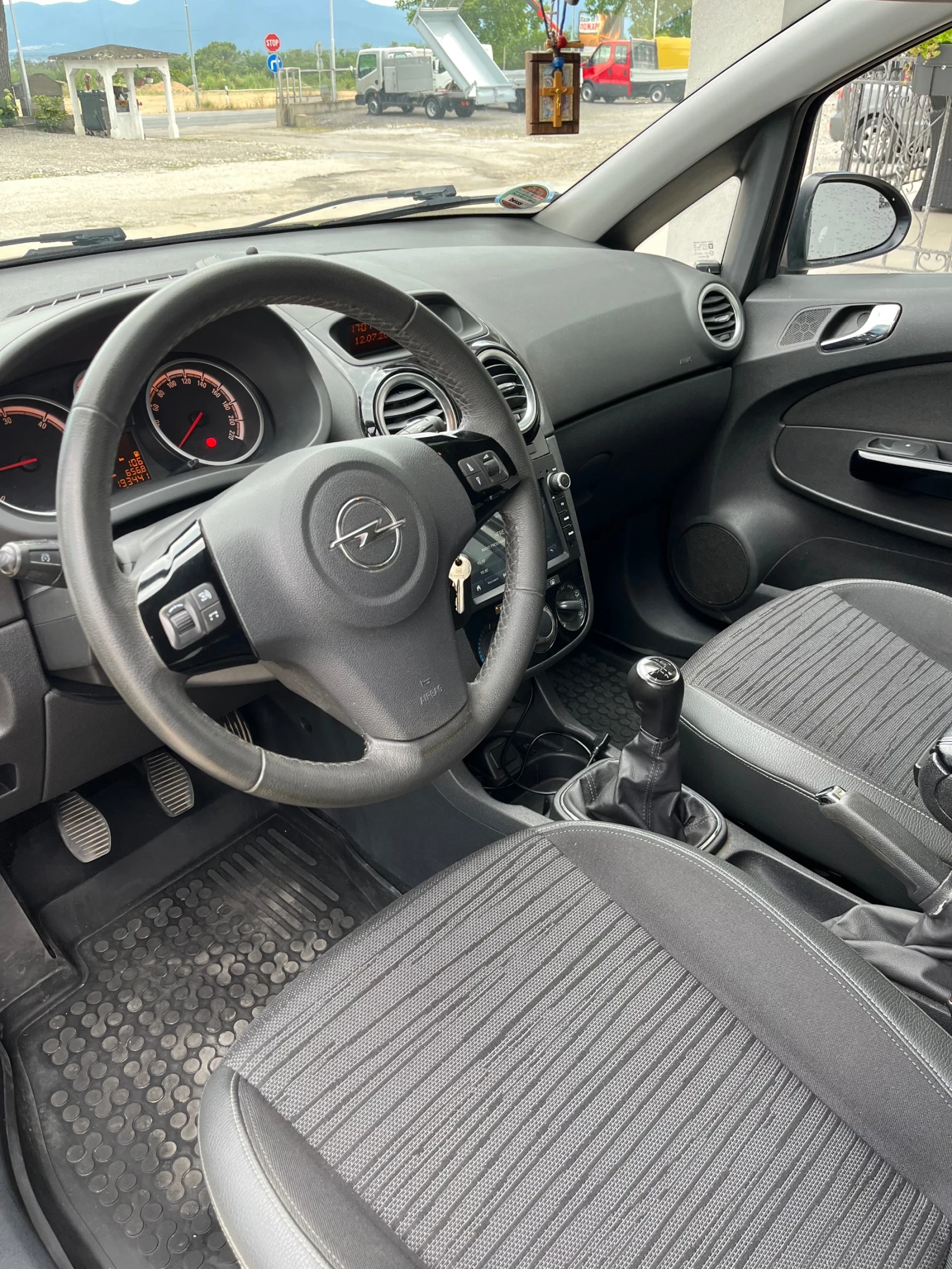 Opel Corsa 1.3 Dizel ful, снимка 12 - Автомобили и джипове - 55266182