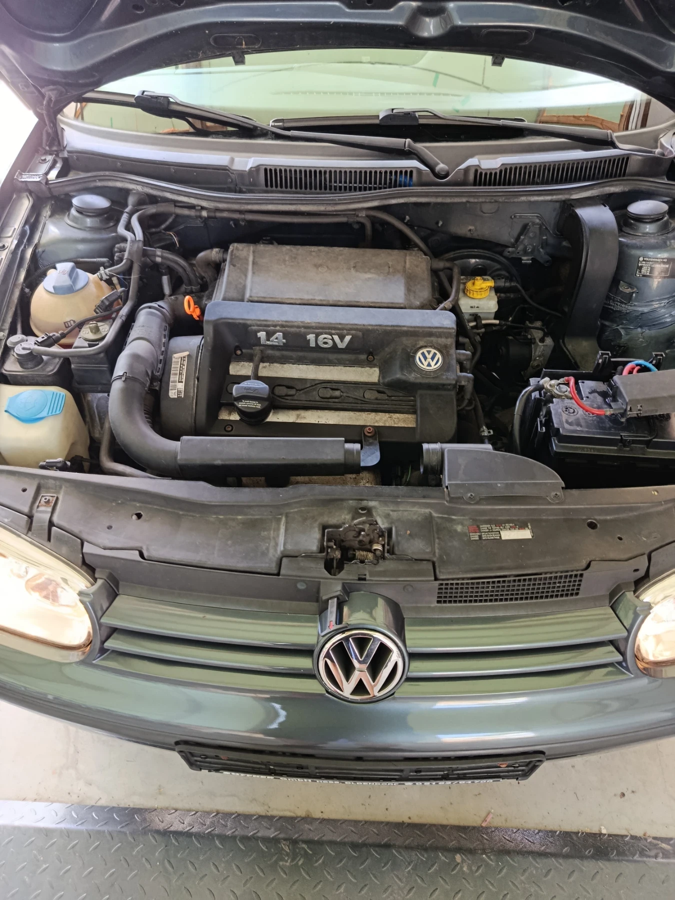VW Golf 1.4 16v, снимка 11 - Автомобили и джипове - 55506504