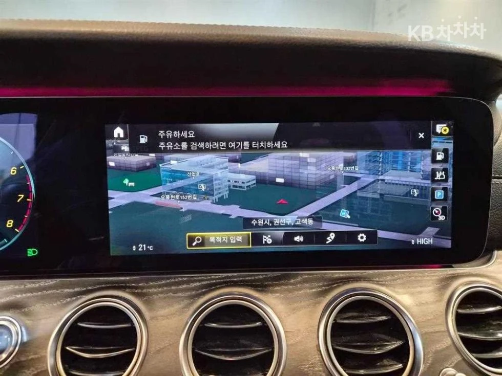 Mercedes-Benz E 350 4MATIC AMG LINE 360CAM PANORAMA ПОДГРЕВ FULL, снимка 11 - Автомобили и джипове - 55513513