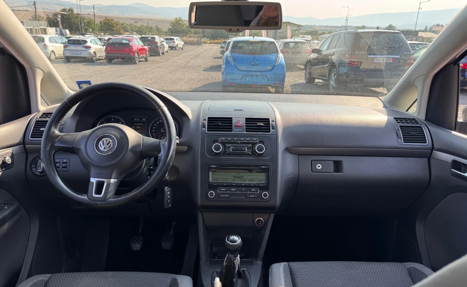 VW Touran 7-Местен, снимка 10 - Автомобили и джипове - 55592858