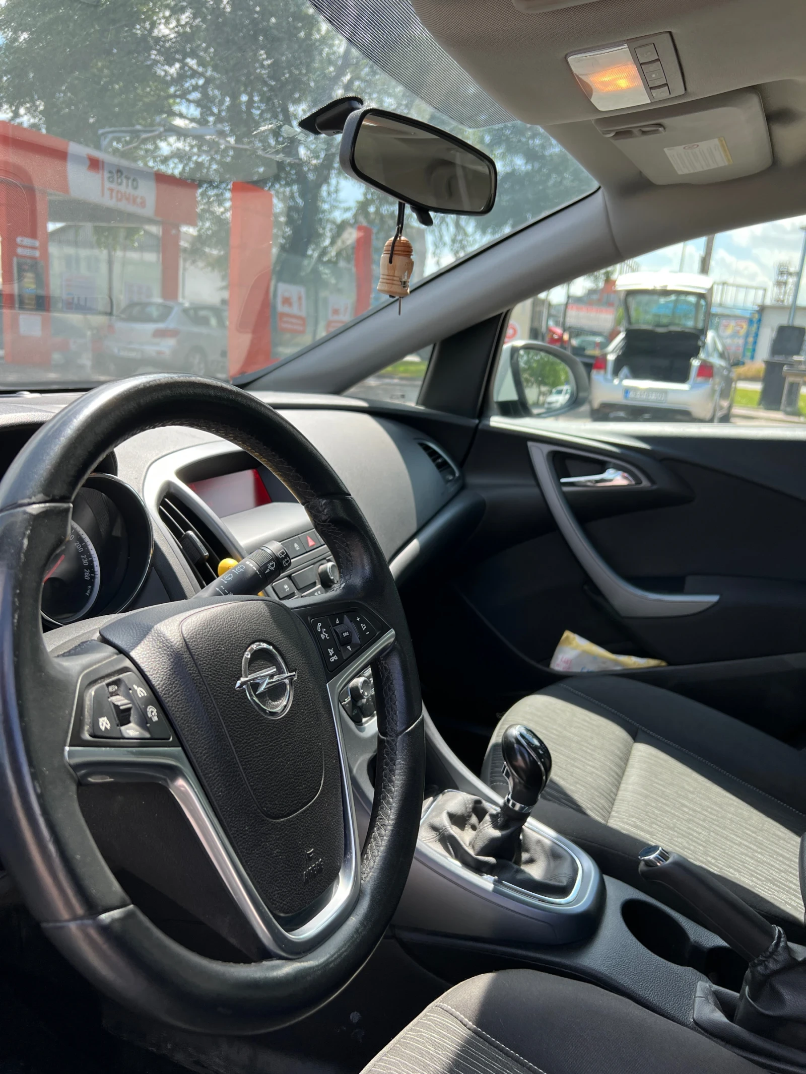Opel Astra 1.4T LPG, снимка 10 - Автомобили и джипове - 55904470