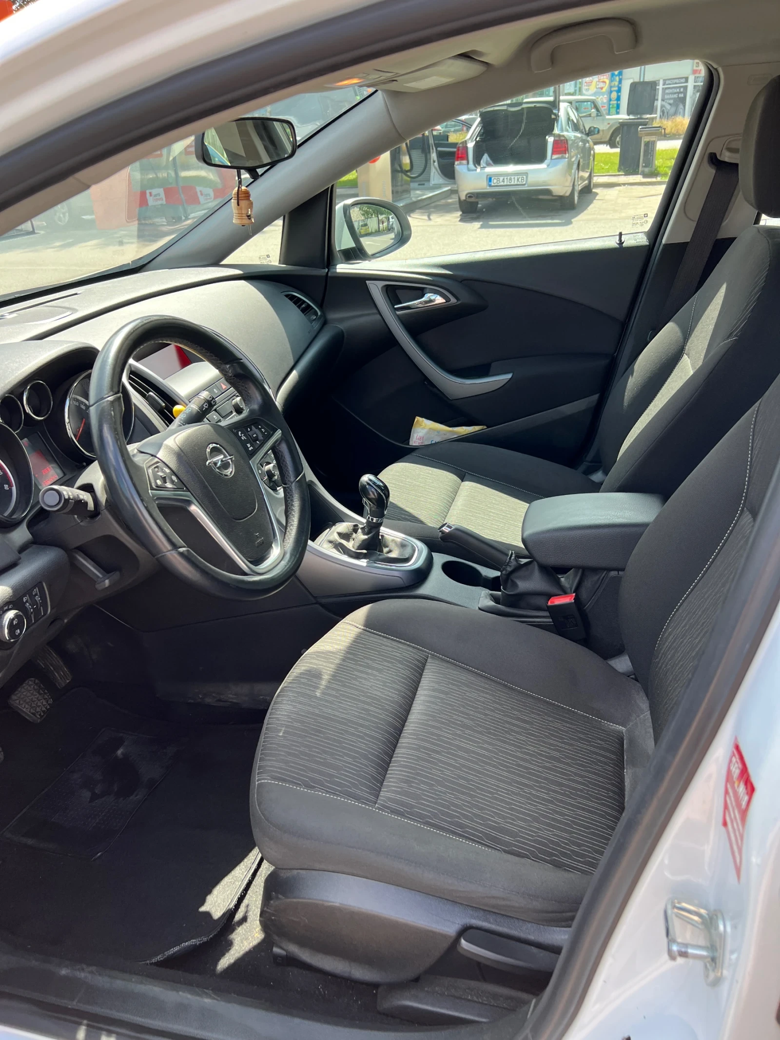 Opel Astra 1.4T LPG, снимка 9 - Автомобили и джипове - 55904470