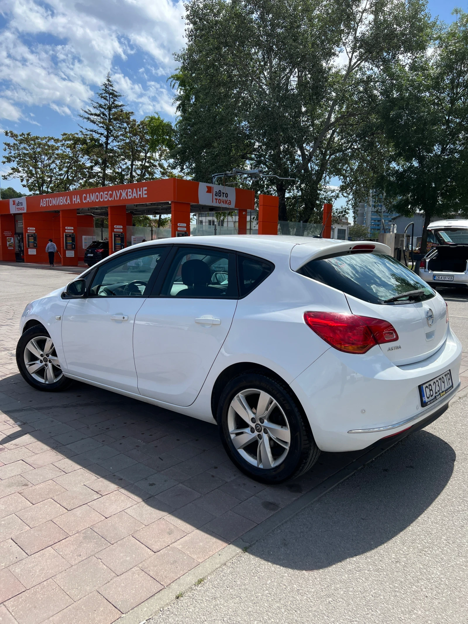 Opel Astra 1.4T LPG, снимка 5 - Автомобили и джипове - 55904470