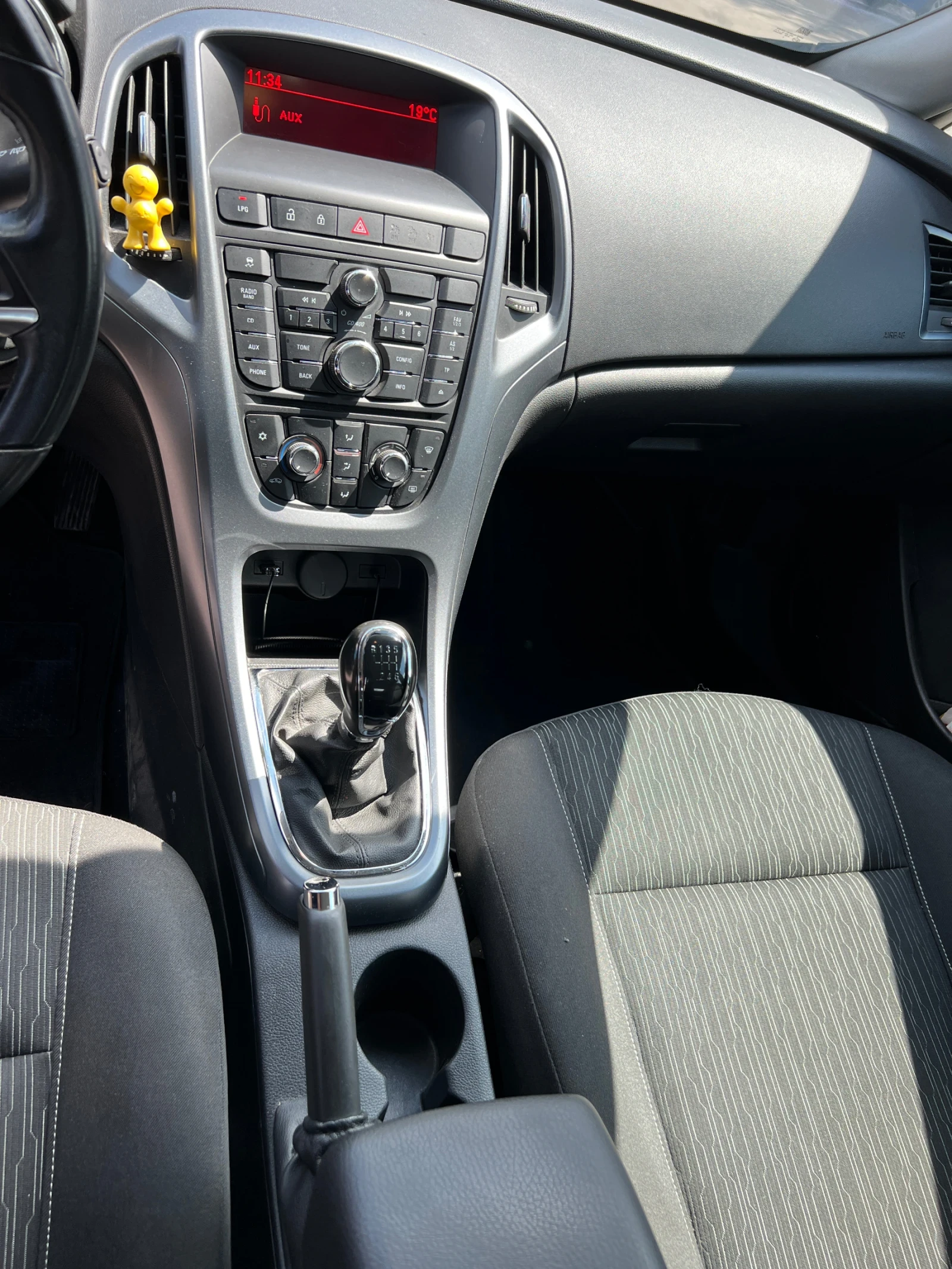 Opel Astra 1.4T LPG, снимка 11 - Автомобили и джипове - 55904470