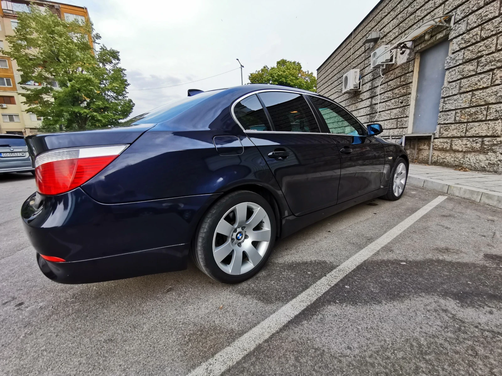 BMW 520, снимка 3 - Автомобили и джипове - 55963490