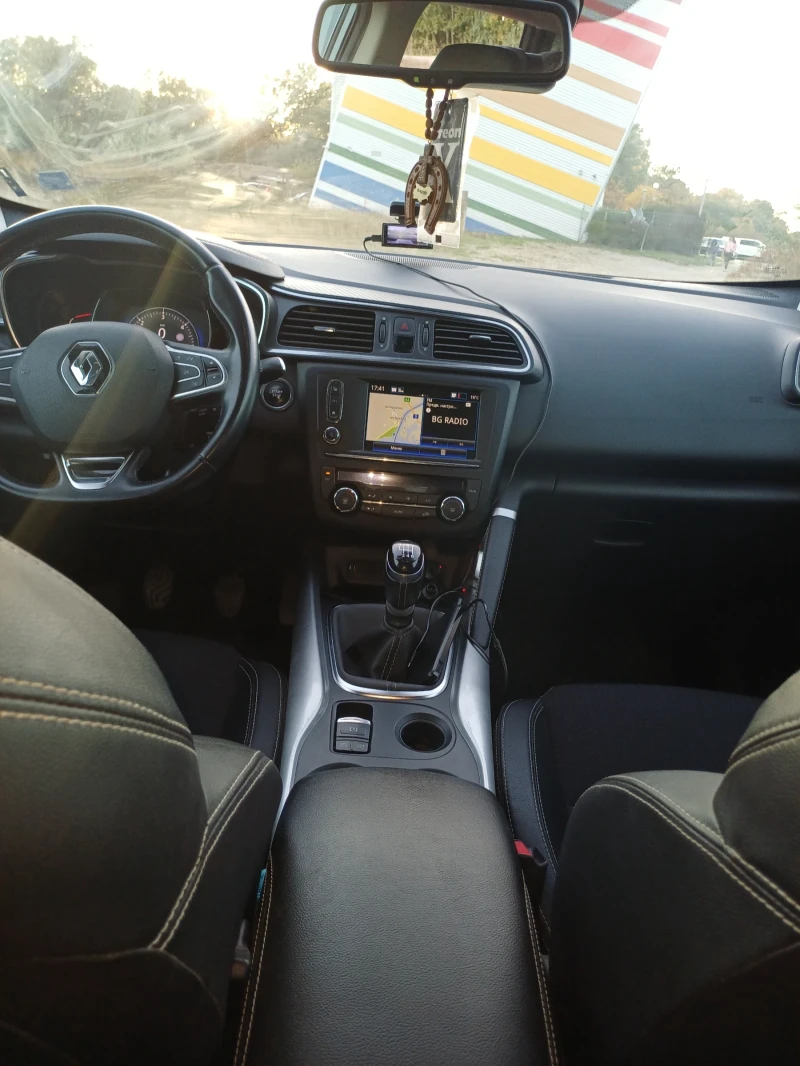 Renault Kadjar, снимка 9 - Автомобили и джипове - 52129416