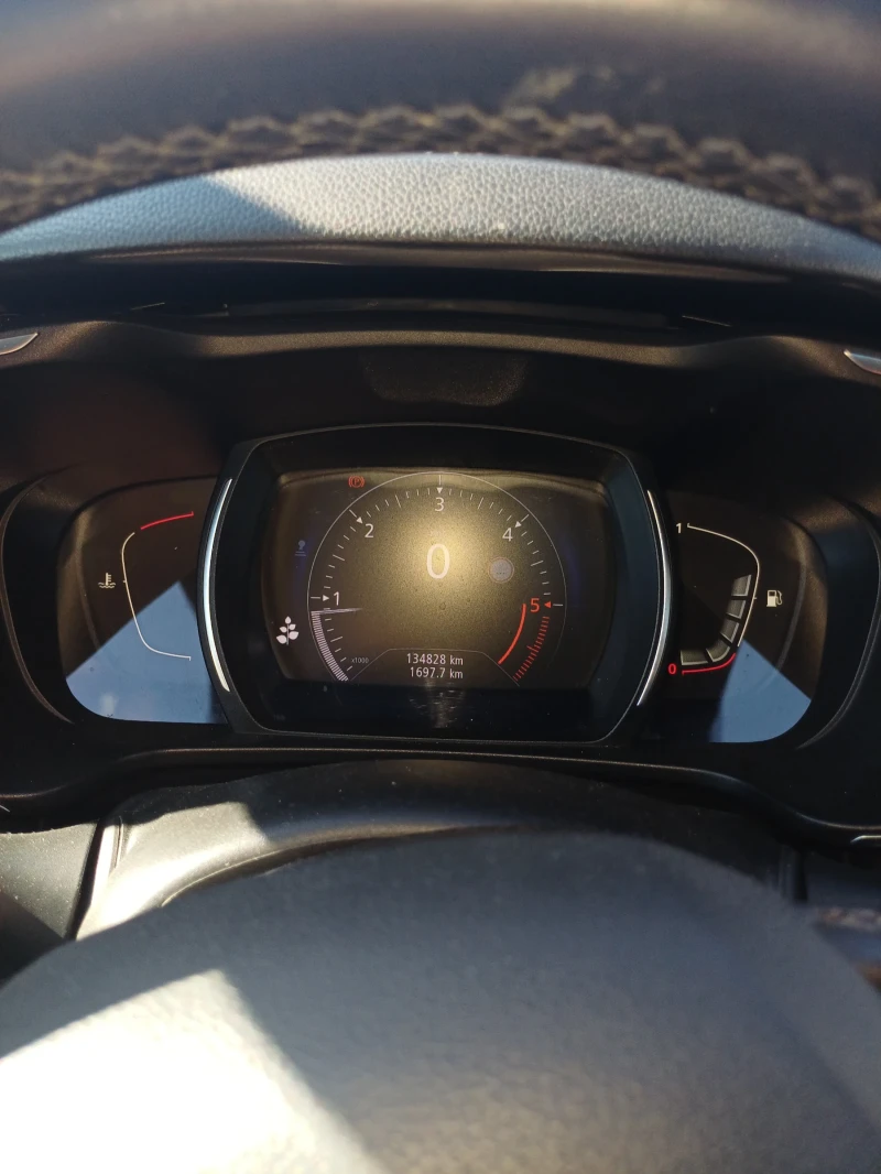 Renault Kadjar, снимка 11 - Автомобили и джипове - 52129416