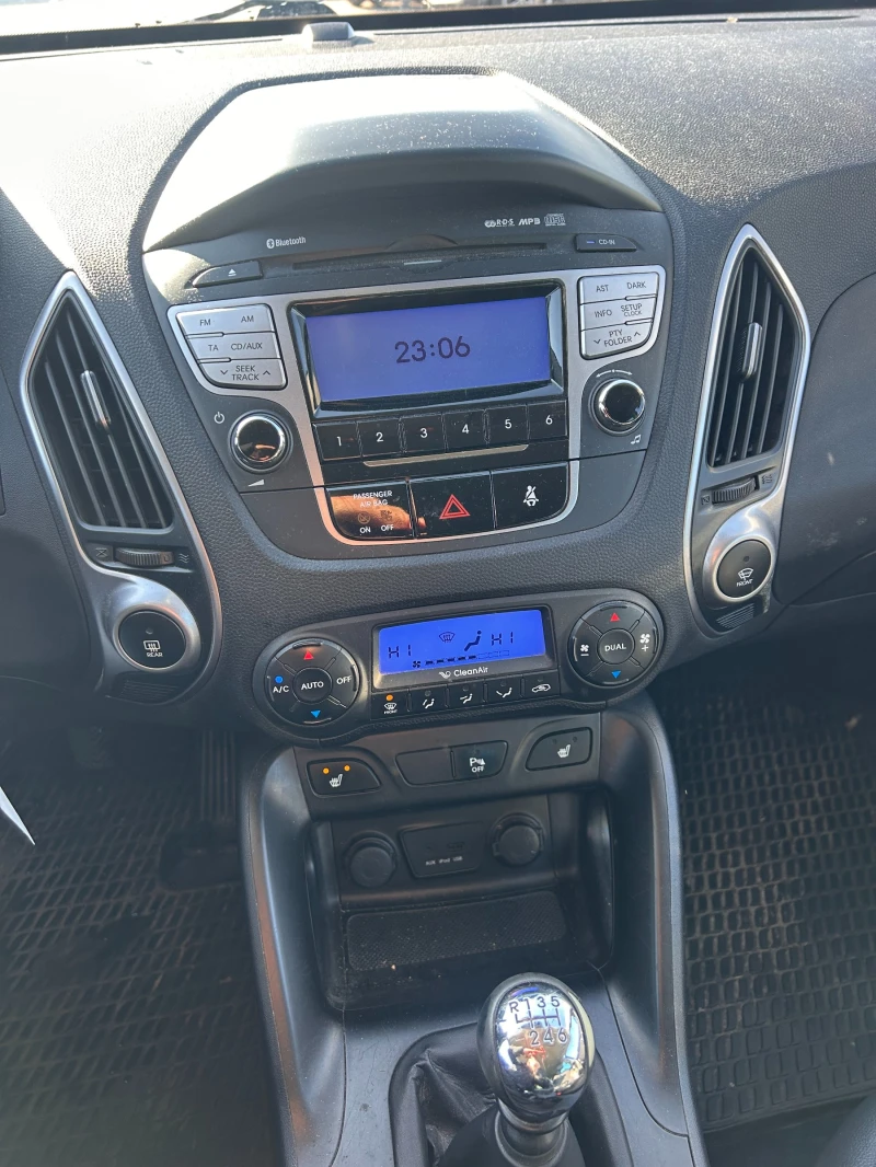 Hyundai IX35 2.0CRDI KOJA EURO 5, снимка 13 - Автомобили и джипове - 53154696