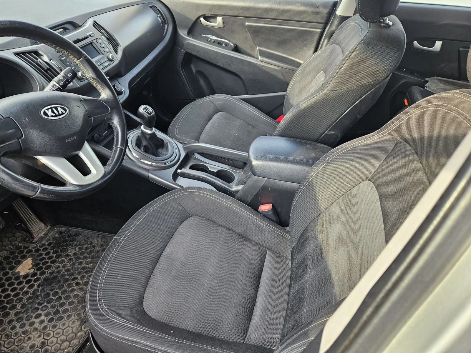 Kia Sportage, снимка 11 - Автомобили и джипове - 52659502