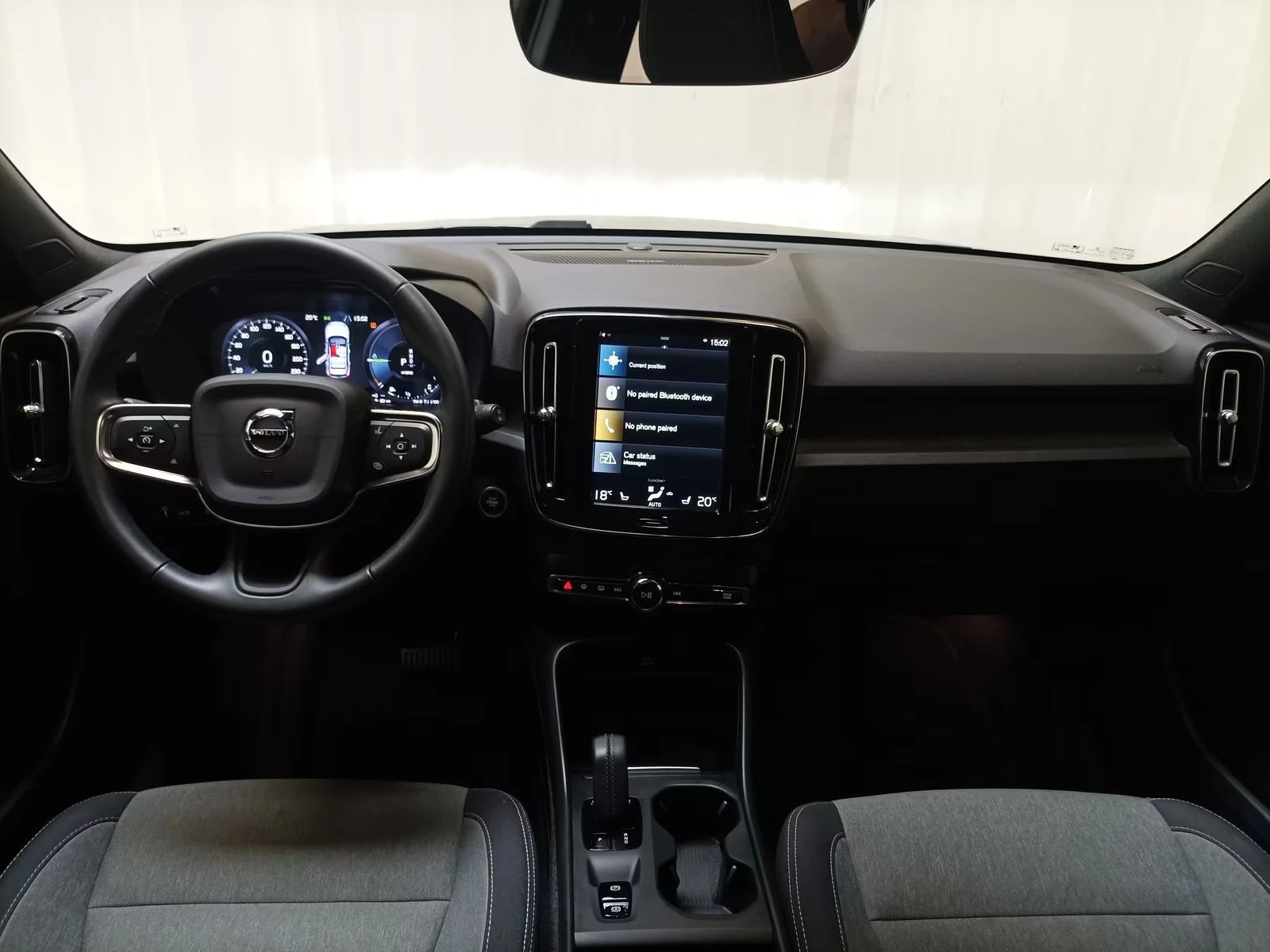 Volvo XC40 T5-TWIN/261HP/NAVI/HUD/LED/CAM/DIGI/KLESS/167g - изображение 9