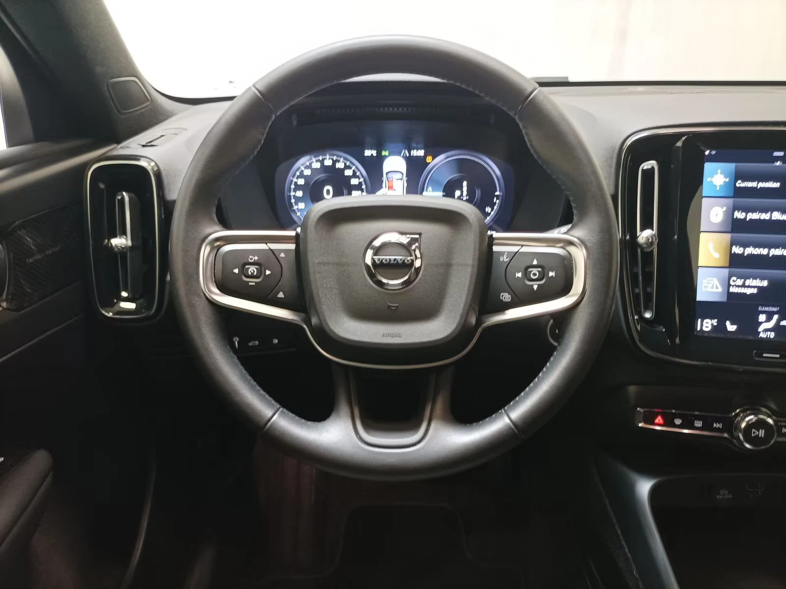 Volvo XC40 T5-TWIN/261HP/NAVI/HUD/LED/CAM/DIGI/KLESS/167g - изображение 8