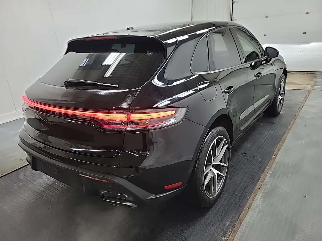 Porsche Macan * AWD * CARFAX * ЦЕНА ДО БГ, снимка 3 - Автомобили и джипове - 54219576