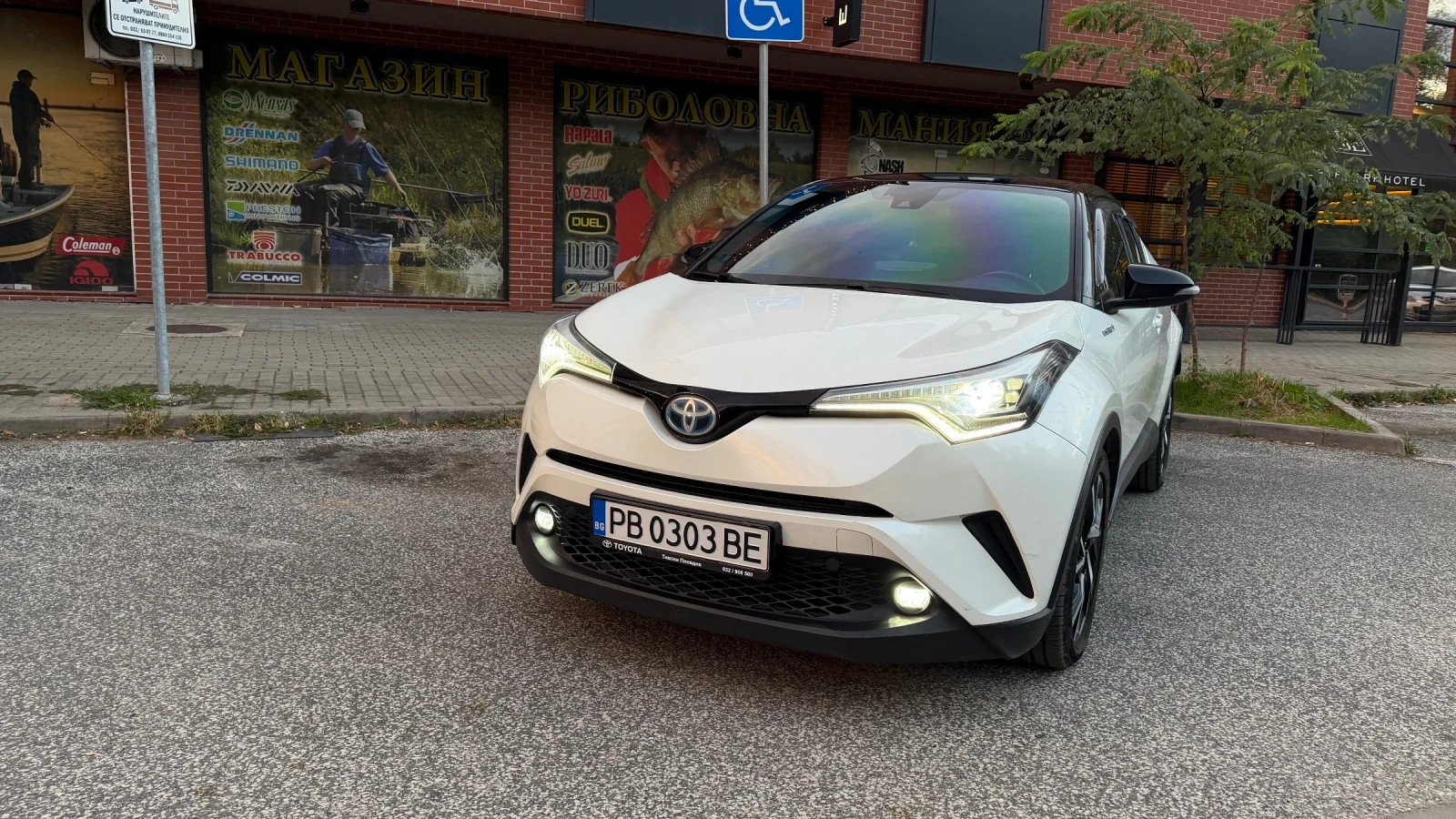 Toyota C-HR, снимка 12 - Автомобили и джипове - 56555326