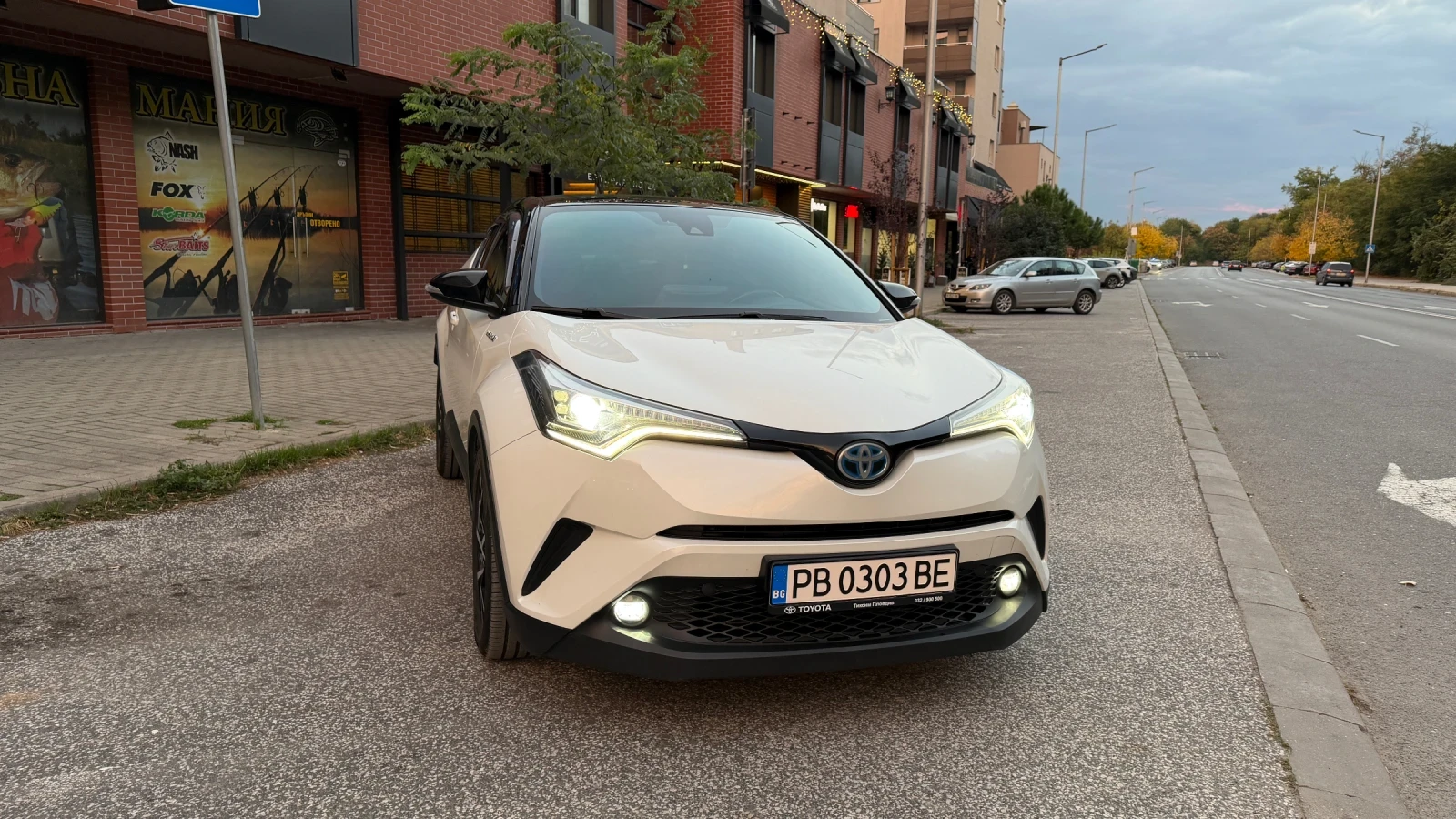 Toyota C-HR, снимка 13 - Автомобили и джипове - 56555326