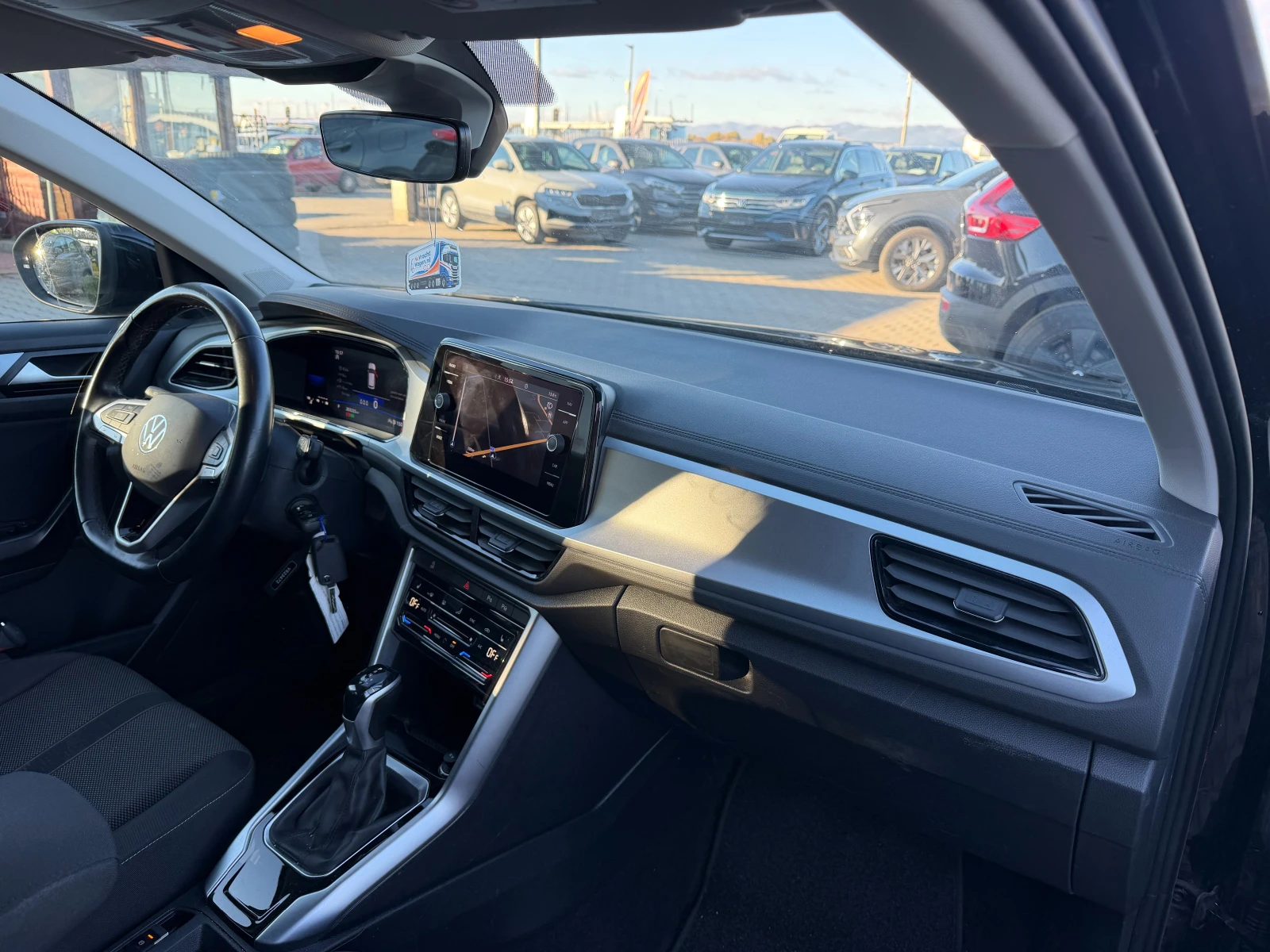 VW T-Roc 1.5TSI AVTOMAT/NAVI/DIGITAL EURO 6 | Mobile.bg � ����������� 11