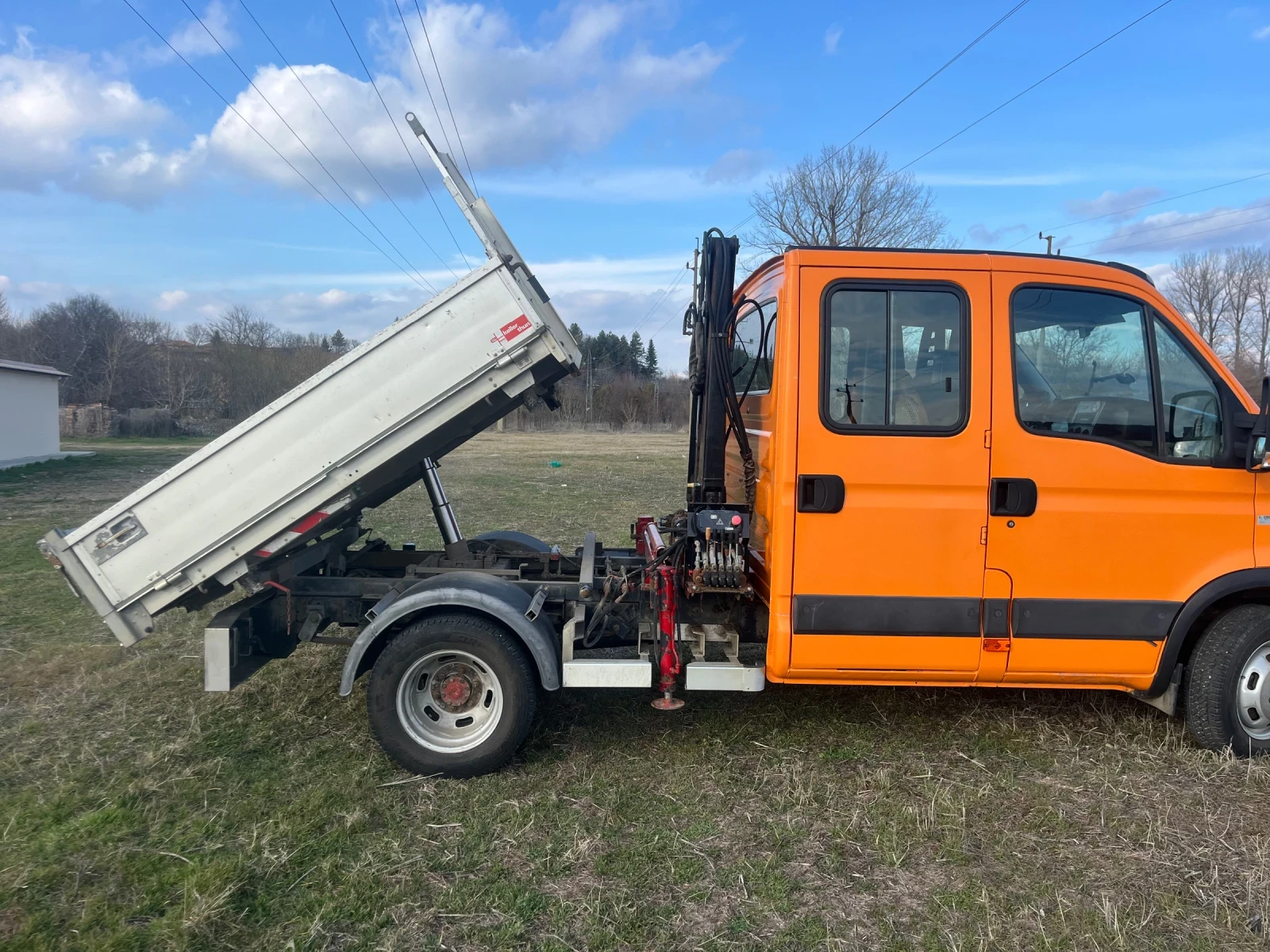 Iveco 35c17 Тристранен самосвал с кран - изображение 5