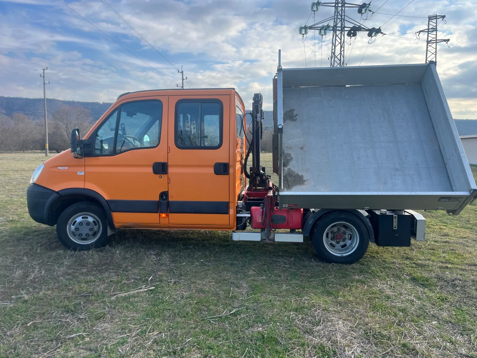 Iveco 35c17 Тристранен самосвал с кран - изображение 4