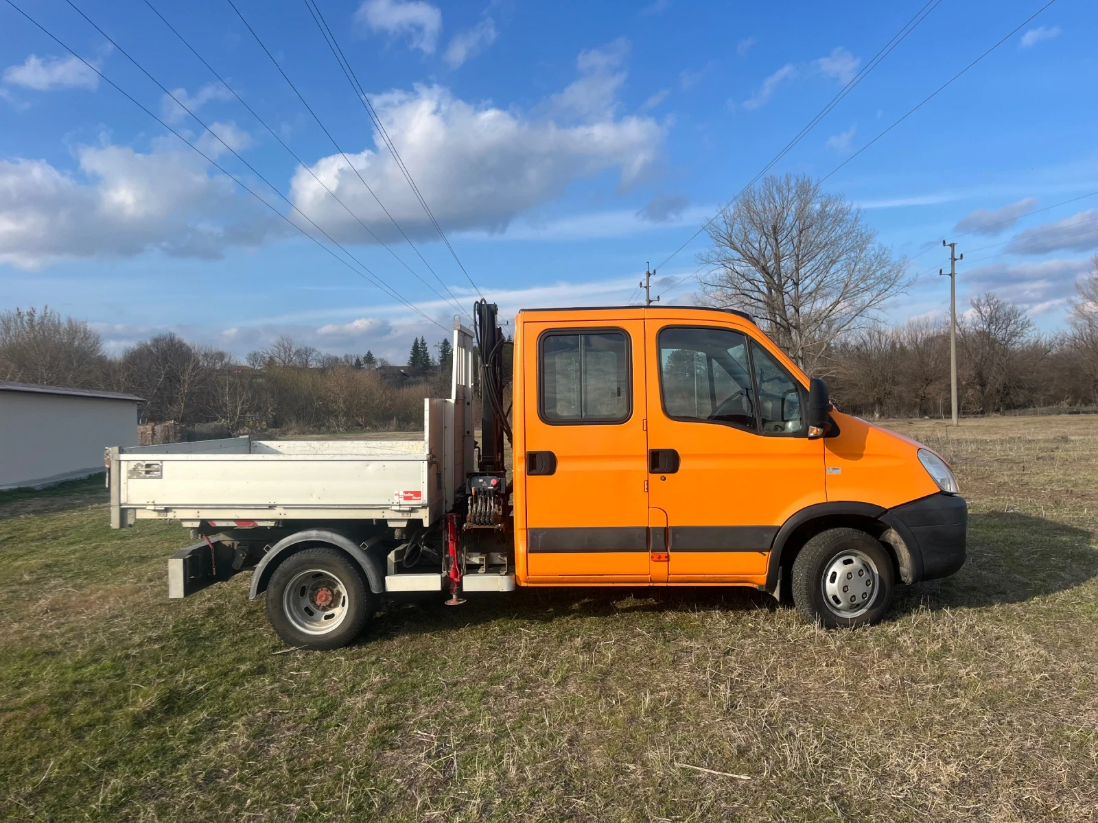 Iveco 35c17 Тристранен самосвал с кран - изображение 6