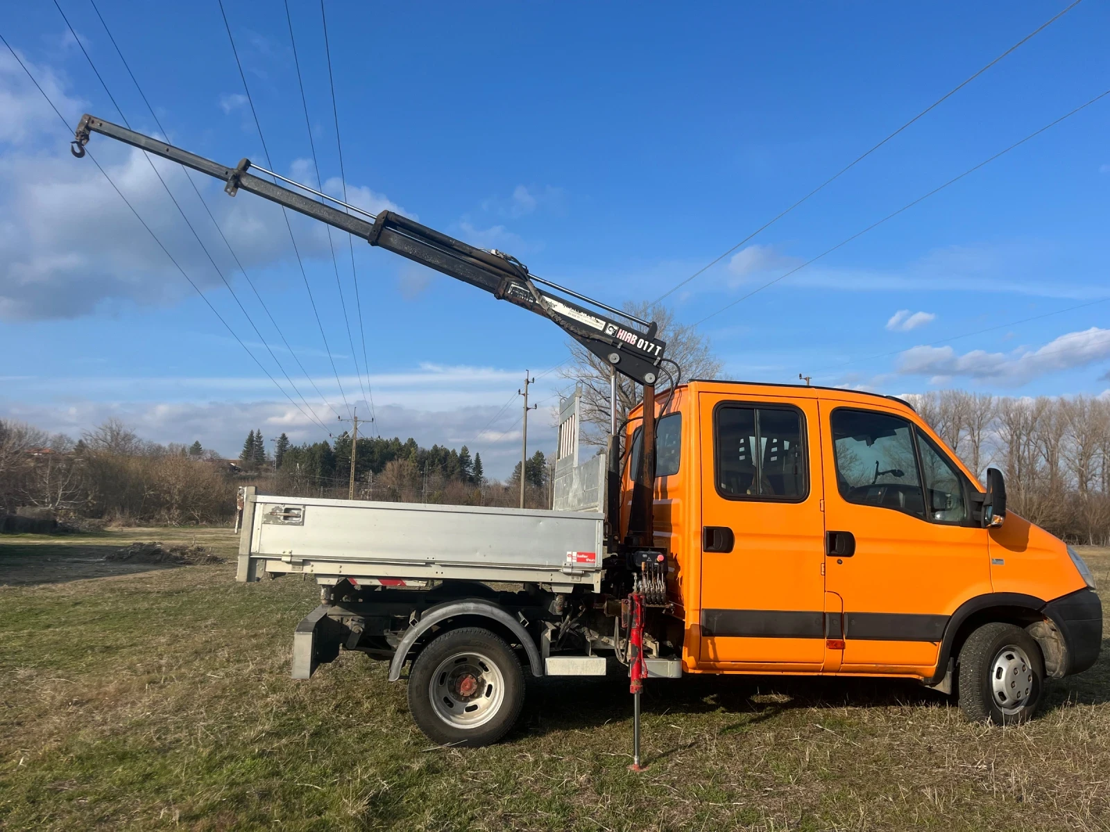 Iveco 35c17 Тристранен самосвал с кран - изображение 3