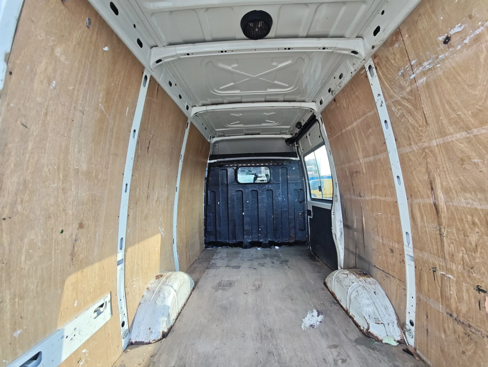 Iveco Daily, снимка 12 - Бусове и автобуси - 55954578